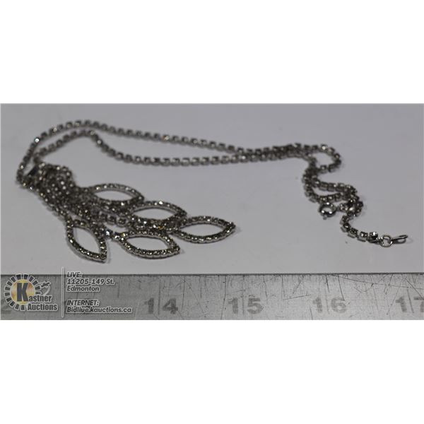 VINTAGE RHINESTONE NECKLACE