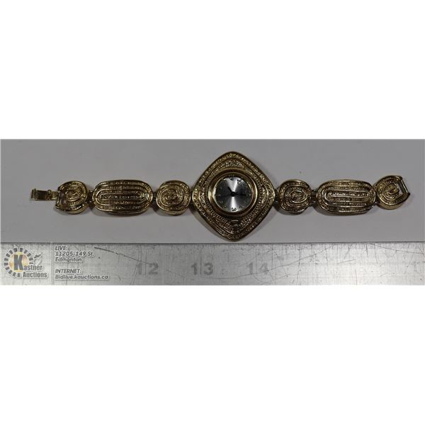 VINTAGE GOLD TONE TIMEX