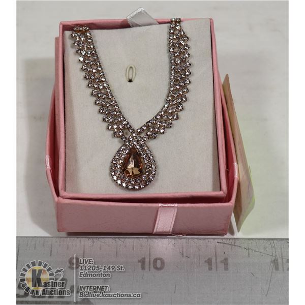 VINTAGE ROSE GOLD RHINESTONE NECKLACE IN PINK BOX