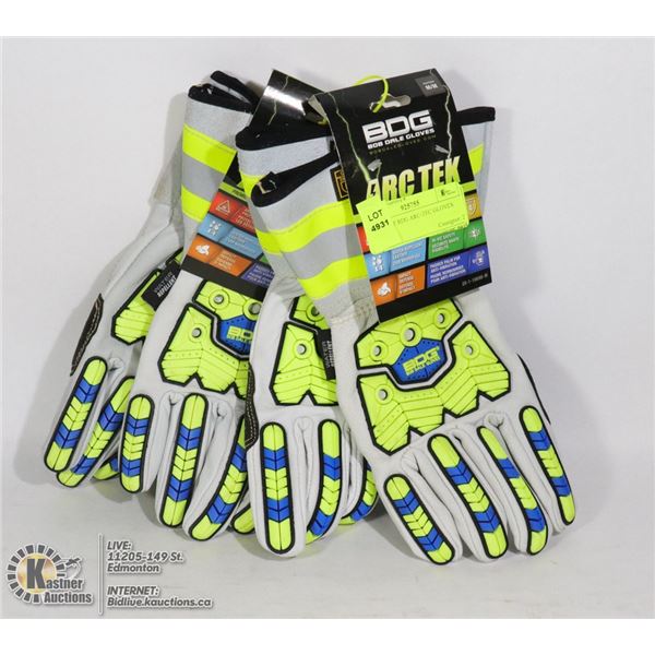 2 PAIRS OF BDG ARC-TEC GLOVES (MEDIUM)
