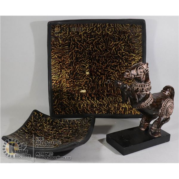 LARGE DECORATIVE PLATES WITH MEXICAN HORSE