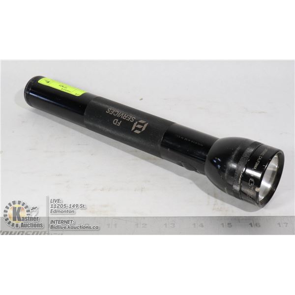 VINTAGE HEAVY DUTY MAGLITE FLASHLIGHT.