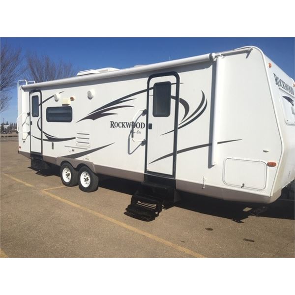 2010 ROCKWOOD ULTRA LIGHT TRAILER 26'