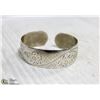 Image 1 : VINTAGE STERLING SILVER BRACELET WITH DESIGN