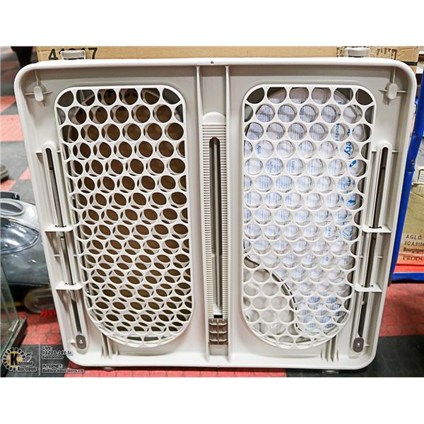 NEW DOREL EASY FIT CHILD / PET GATE