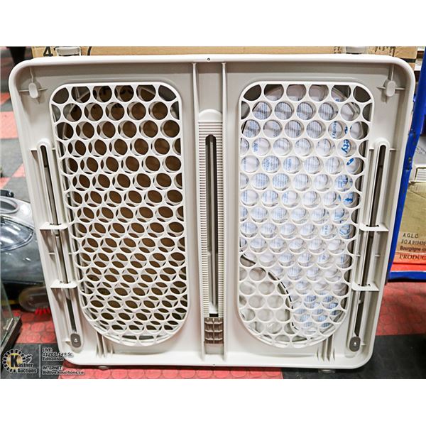 NEW DOREL EASY FIT CHILD / PET GATE