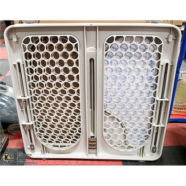 NEW DOREL EASY FIT CHILD / PET GATE