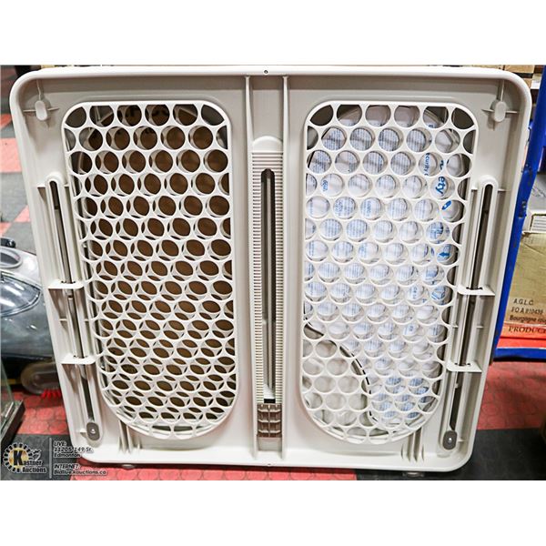 NEW DOREL EASY FIT CHILD / PET GATE