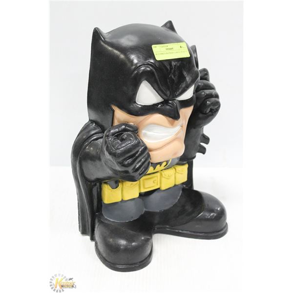 DC COMICS BATMAN LARGE STATUE