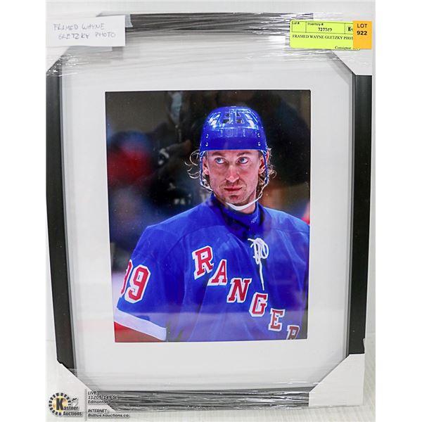 FRAMED WAYNE GRETZKY PHOTO