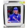 Image 1 : FRAMED WAYNE GRETZKY PHOTO