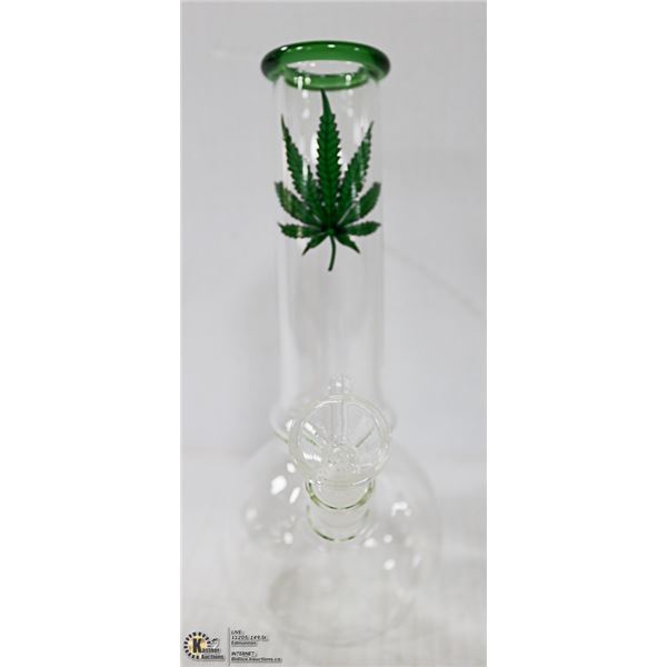 MARIJUANA LEAF DESIGN BONG