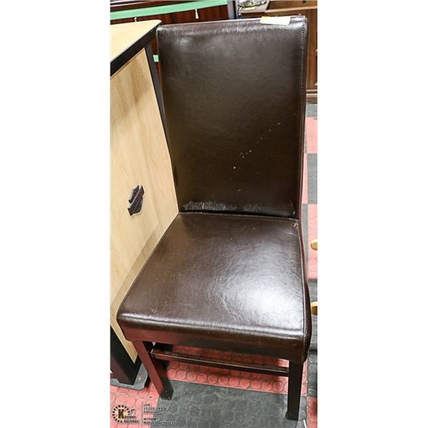 HIGHBACK LEATHER CHAIR