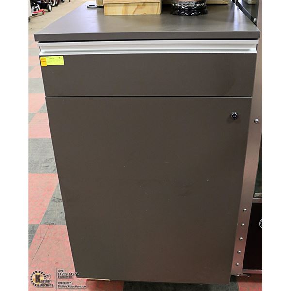 1 LARGE LOCKING FILE CABINET WITH DRAWER