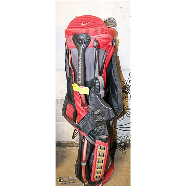 NIKE LIGHTWEIGHT JUNIOR GOLF BAG - RED & BLACK -