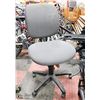 Image 1 : GREY ROLLING OFFICE CHAIR