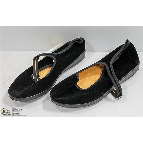 POSTOR SIZE 6 WOMENS SHOES