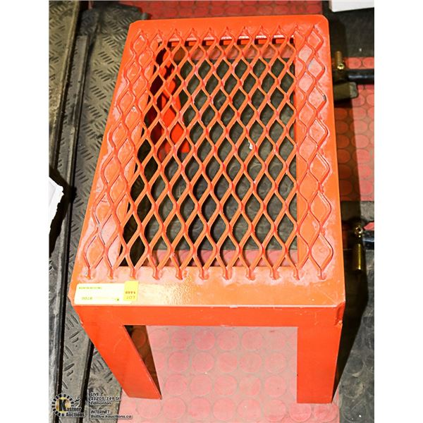 HEAVY RED METAL STEP STOOL
