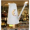 Image 1 : LARGE DECORATIVE METAL WATERING CAN - BRASS