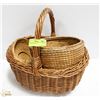 Image 1 : 3 WICKER BASKETS