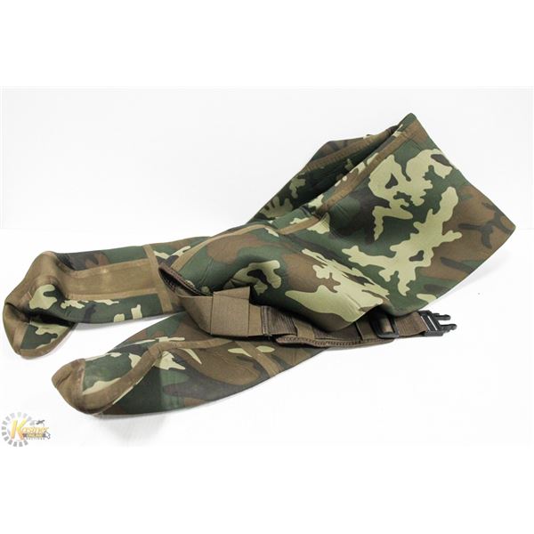 SIZE MEDIUM CAMO HIP WADERS