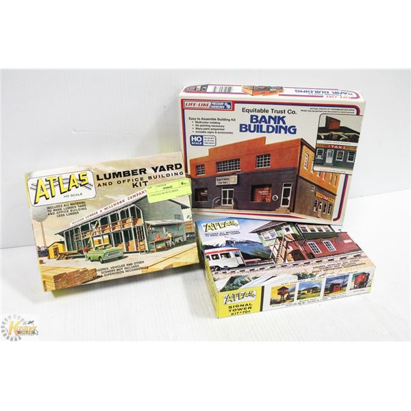 3 VINTAGE HO BUILDINGS IN OPENED BOXES