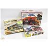 Image 1 : 3 VINTAGE HO BUILDINGS IN OPENED BOXES