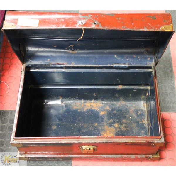 VINTAGE METAL TRUNK 21'' LX14''H 14''W