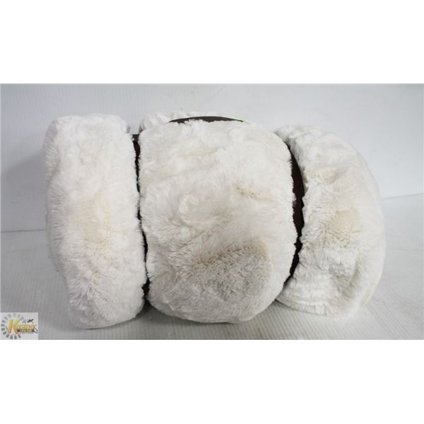 MON CHATEAU LUXE FAUX FUR THROW 60" X 70"