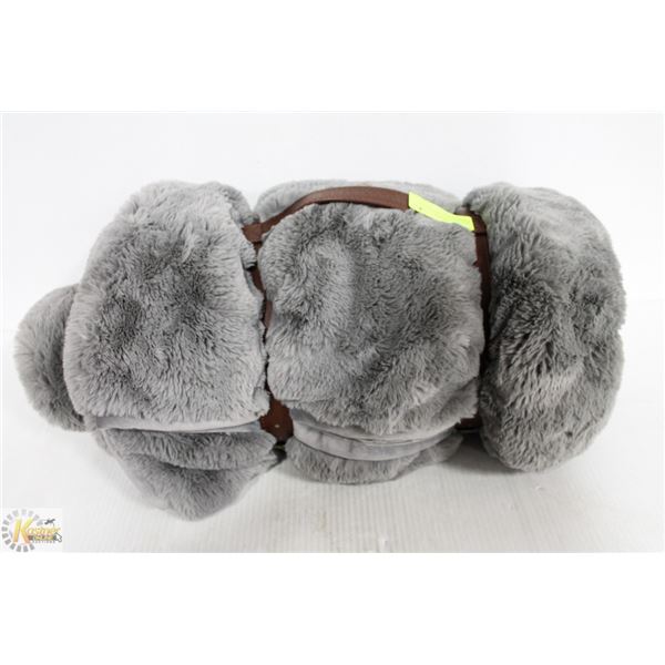 MON CHATEAU LUXE FAUX FUR THROW 60" X 70"