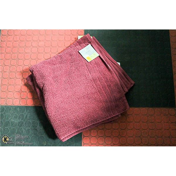 TWO MIRA BELLA BATH TOWELS SOFT & ABSORBENT