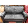 Image 1 : BLACK LEATHER LOVESEAT