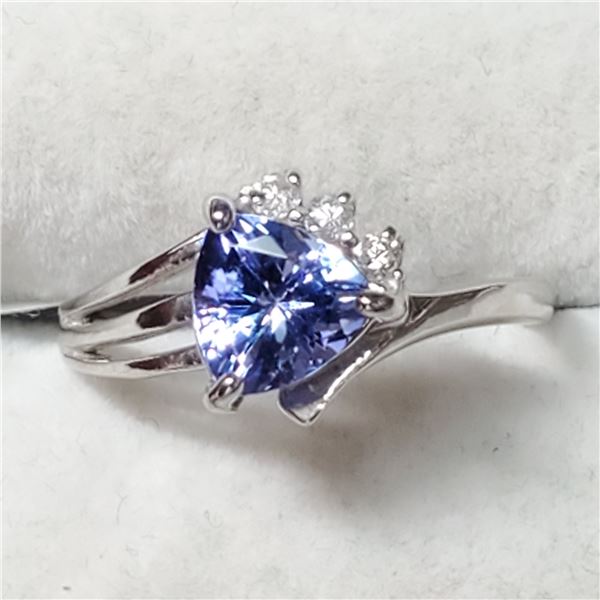 10K WHITE GOLD TANZANITE(0.95CT) DIAMOND(0.05CT)