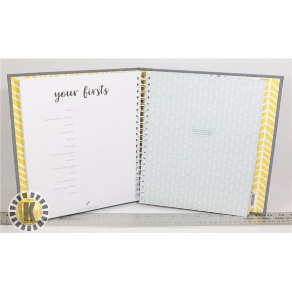 HELLO BABY: YOUR FIRST YEARS. BABY BOOK