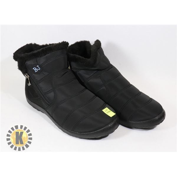 SIZE 43 WOMENS BOOTS