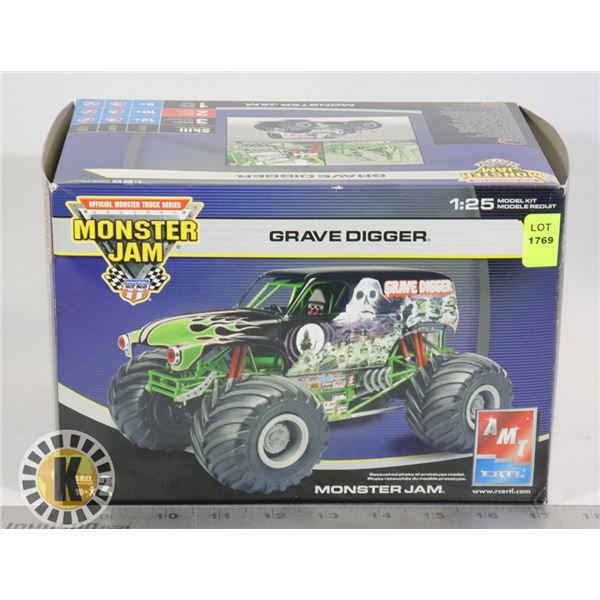 MONSTER JAM GRAVE DIGGER ATM ERTL 1:25 SCALE MODEL