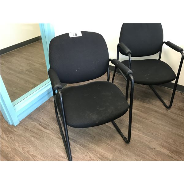 BLACK SLED BASE CLIENT CHAIR