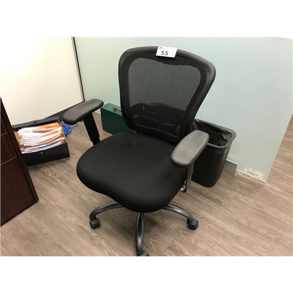 BLACK MESH BACK TASK CHAIR