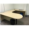 Image 1 : MAPLE 6 X 8' U-SHAPE EXECUTIVE DESK