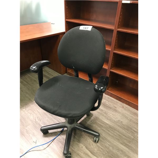 BLACK STEELCASE CRITERION TASK CHAIR