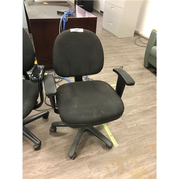 BLACK MULTI LEVER TASK CHAIR