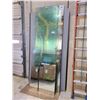 Image 1 : ASSORTED GLASS AND MIRRORS