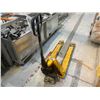 Image 1 : NARROW ISLE PALLET JACK