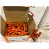 Image 2 : LOT OF UCAN NYLON DRYWALL PLUGS