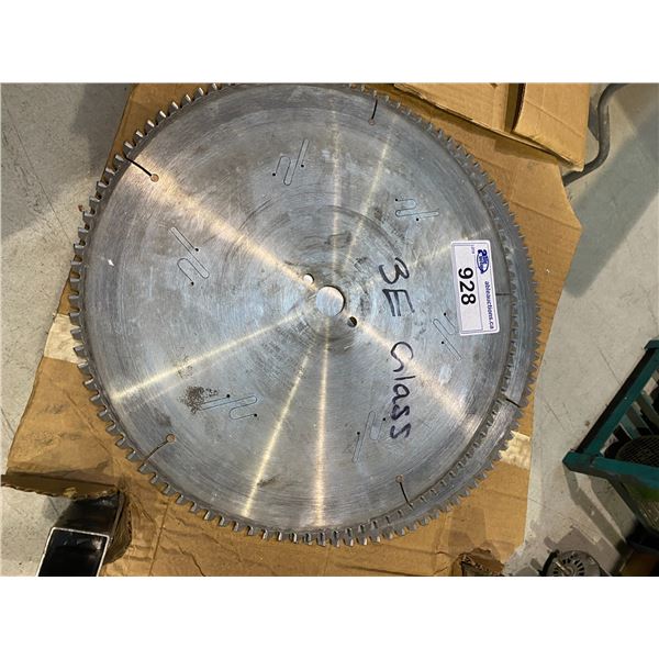 LOT OF SAW BLADES