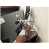 Image 2 : DOUBLE ARM MONITOR STAND WITH LG 34" LCD MONITOR AND LG 24" LCD MONITOR