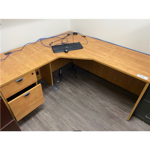 MAPLE 6' X 6' CORNER DESK