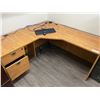Image 1 : MAPLE 6' X 6' CORNER DESK