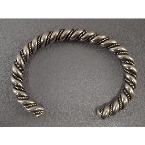 STERLING SILVER BRACELET