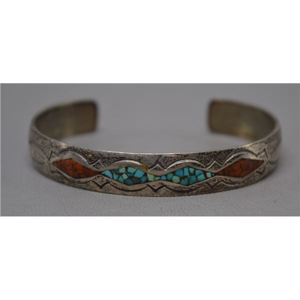 NATIVE AMERICAN NAVAJO SILVER BRACELET SIGNED WITH E